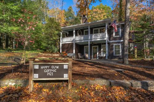 Happy Clan Cottage