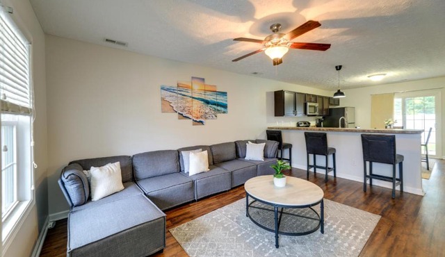 Havelock Home: Private Yard, 2 Mi to Cherry Point!