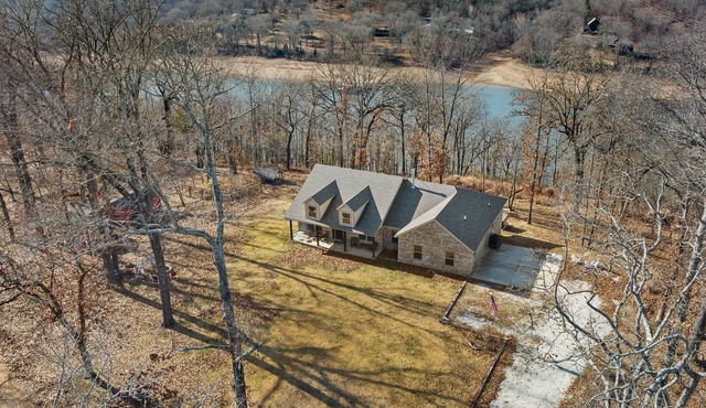 Hickory Hill Haven: Waterfront > Hot Tub > Fire Pit > Relax
