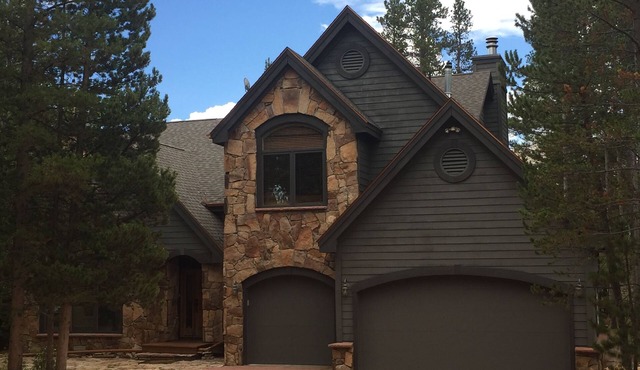 Highly Rated, Peaceful Neighborhood, Peak 8, Walk to town, 4BR/4BA