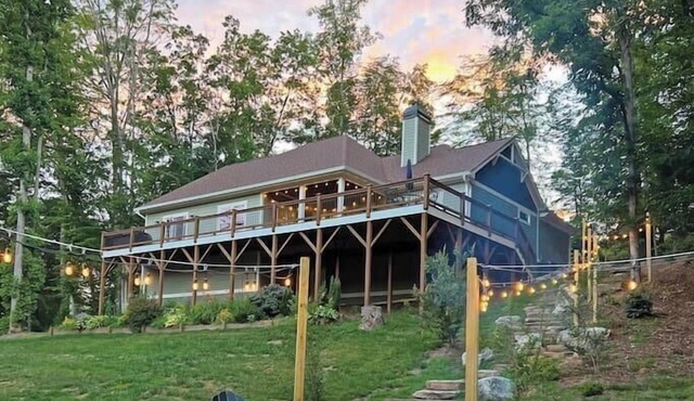 Hillside Haven | 3BR Retreat Sleeps 8