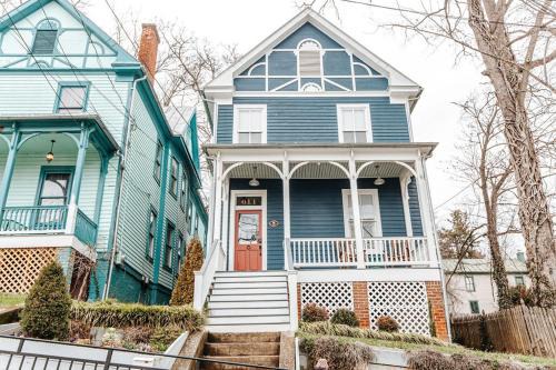 Hilltop Hideaway