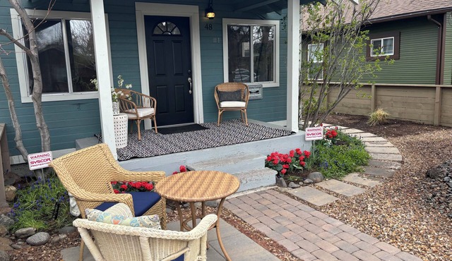 Historic 1917 cottage by the river, walkable to all of downtown Bend!