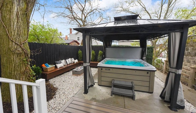 ★ HostWise Stays ★ Hot Tub Haven | Fire Pit, Games & Backyard Fun