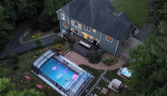 HotTub—Heated Pool—Theater—Game Room—Sauna