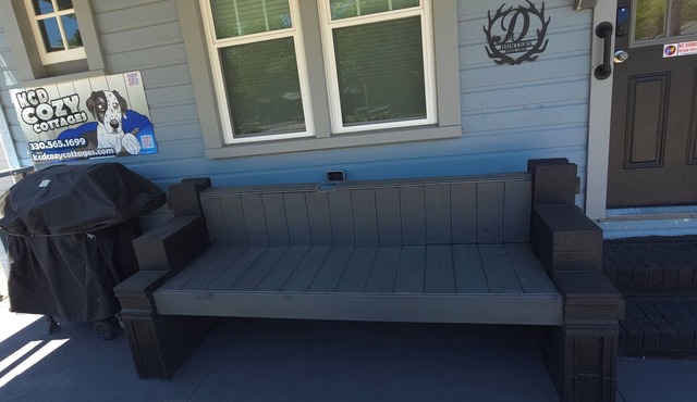 "Hunter’s Hideout – A Rustic Cottage for Adventure & Relaxation"