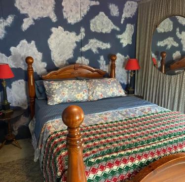 Inn at Holmes Hill
