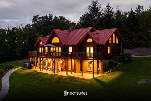 Lakeside Log Home, Private Dock, Near Ark!