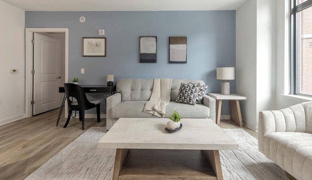 Landing | Amazing 2BD, Courtyard