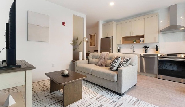Landing | Beautiful 1BD, Game Room, Gym