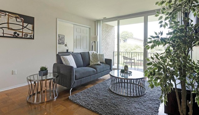 Landing | Chic 1BD, Gym, Pool