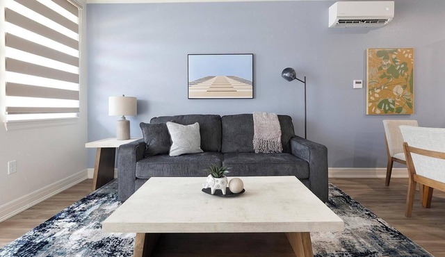 Landing | Chic 2BD, Yoga Studio, Gym