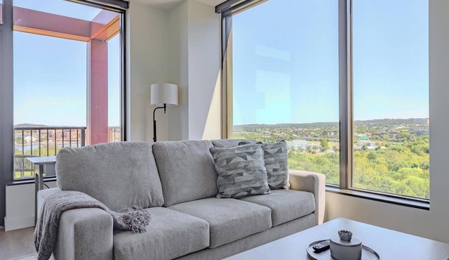 Landing | Incredible 2BD, Rooftop Lounge, Gym