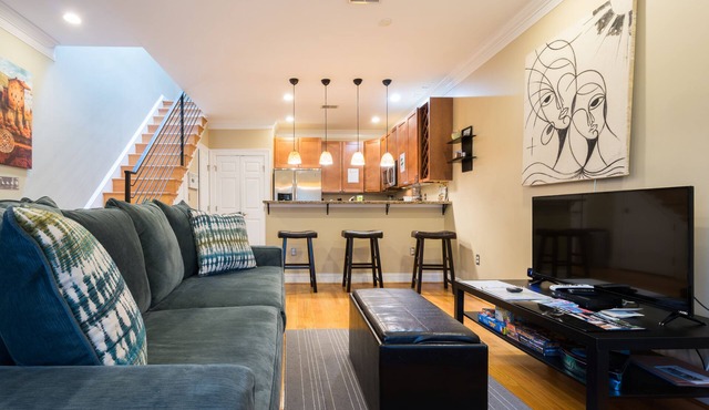 Large 2BR 2.5 BA Downtown DC
