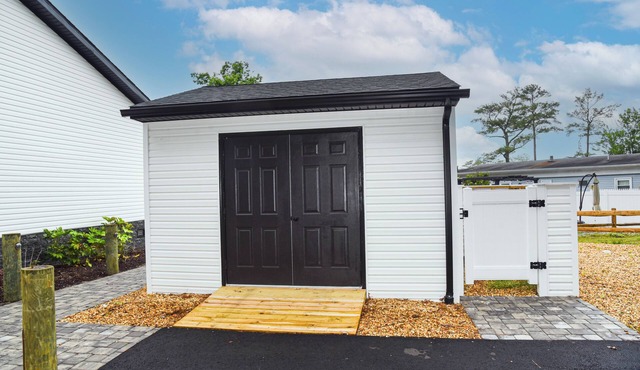 Large family fun home, pools, beach, pet friendly!