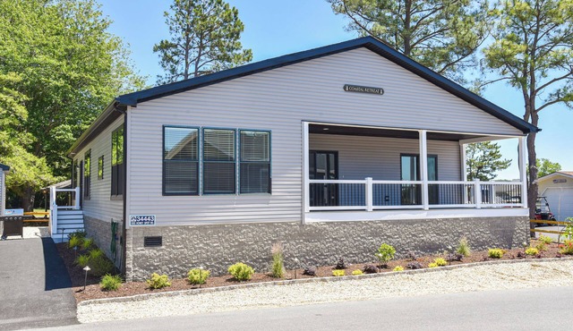 Large, family fun home, beach, pools, pet friendly!