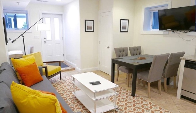 Logan Circle Luxury w/ Parking Pass!