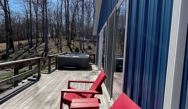 Lost River Bunkhouse Barn, dog-friendly + hot tub