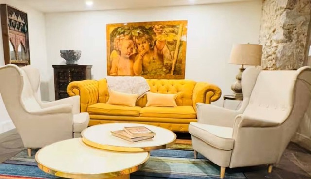 Lovely 2-bedroom apartment with AC in vibrant Baltimore