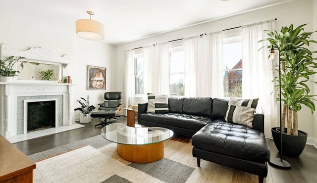 Lux 2BR | Downtown | Rooftop Patio | Free Parking