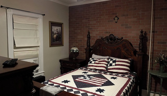 Luxury 1-bd First Floor apt near Crandall Park in Glens Falls