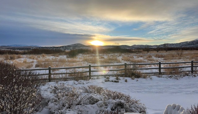 Luxury 2BR Park City Retreat with Mountain & Preserve Views & Saltwater Hot Tub