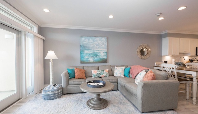 Luxury condo centrally located and walking distance to the beach.