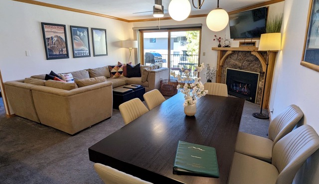 Luxury Condo w/FREE WiFi, Parking, Heated Pool, Hot Tubs, Skier Shuttles