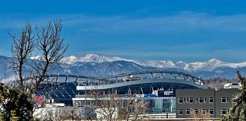 Luxury Home with Rooftop City and Mountain Views Includes Huge Rooftop Patio with Daybed and Firepit