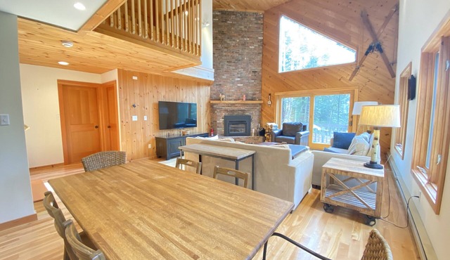 Luxury Stratton-Area Mountain House minutes from the lodge