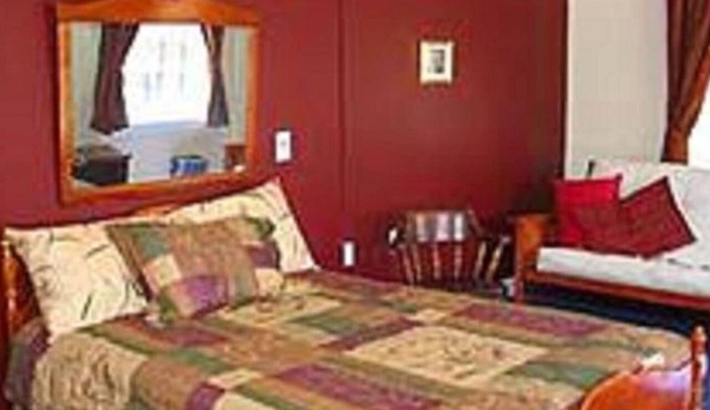 MacArthur Inn