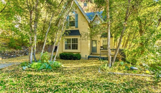 Magical Hobble Creek Cottage 5 Min Walk to Golf