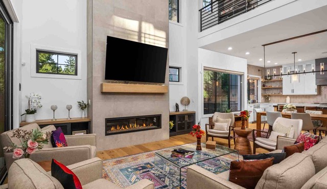 Maison Ananda | Gated 5BR Luxury Estate in Lake Oswego, Sleeps 12