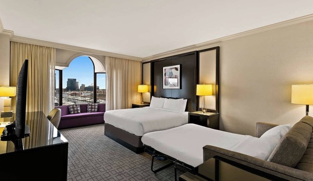 Make Your Trip More Enjoyable! Near M&T Bank Stadium, Pet-Friendly, w/Pool in Baltimore