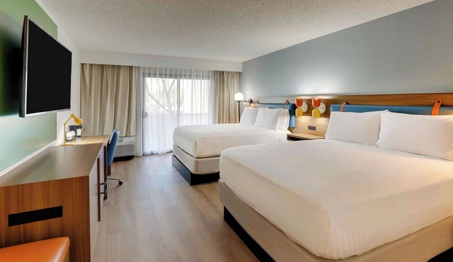 Make Your Trip More Enjoyable! Near Desert Vista Dog Park, Pets are Allowed