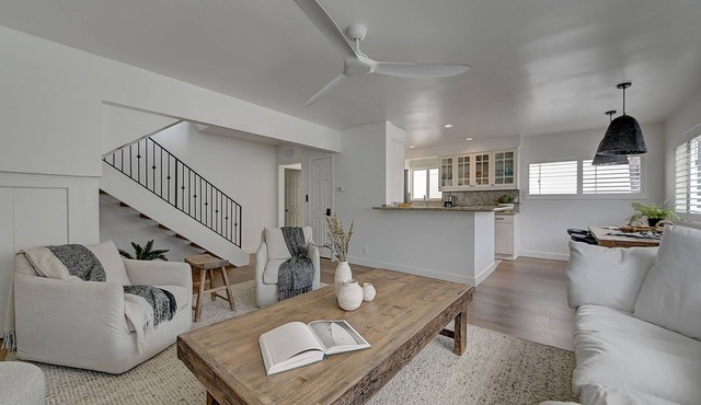 Manhattan Beach Luxury Home w/Oceanview Balcony!
