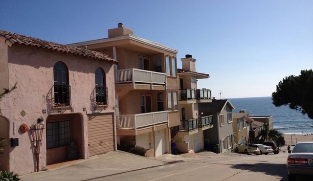 Manhattan Beach Duplex with Ocean Views | 1 block to beach