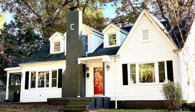 "Maple Cottage" - Spacious 4BR Family Home in Safe Neighborhood in Gastonia