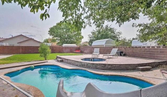 Massive Backyard with Private Pool and Spa in Hurricane