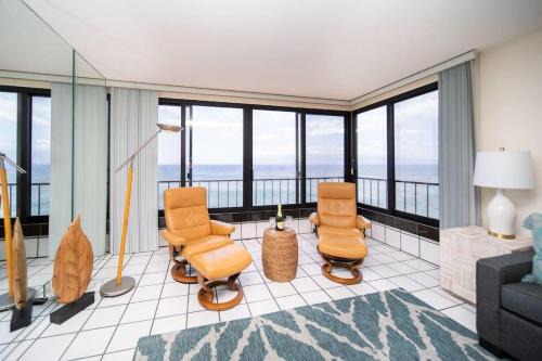 Maui Kai 308 · MK 308 OceanFront Condo w AC Pool