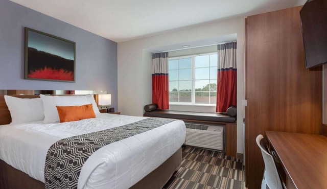 Microtel Inn & Suites by Wyndham Niagara Falls