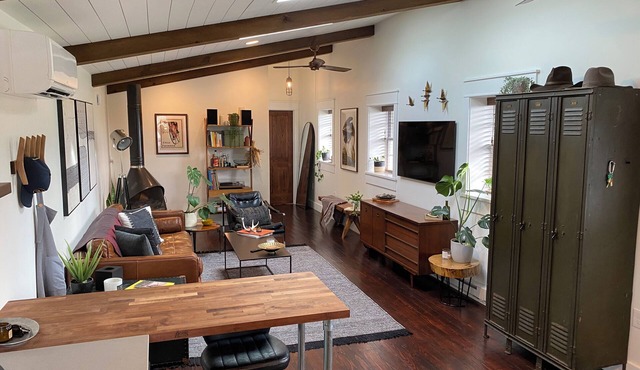 Mid-Century Farm Cabin w/Fire Pit & Creeks