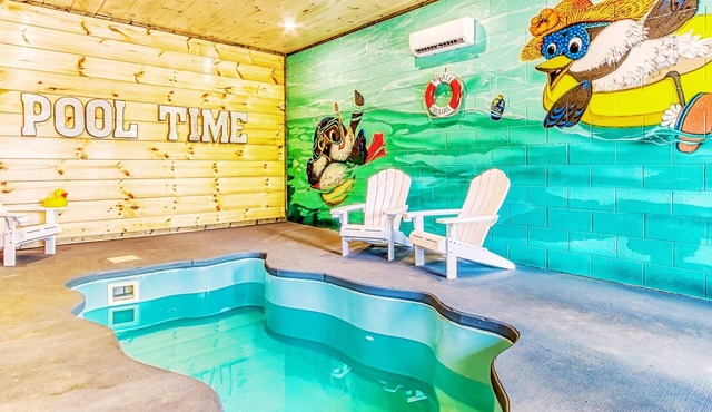 ✨Mighty Chickadee✨ Indoor Pool, Hot Tub, Pool Table, Firepit, A+ Views, Dogs OK in Sevierville
