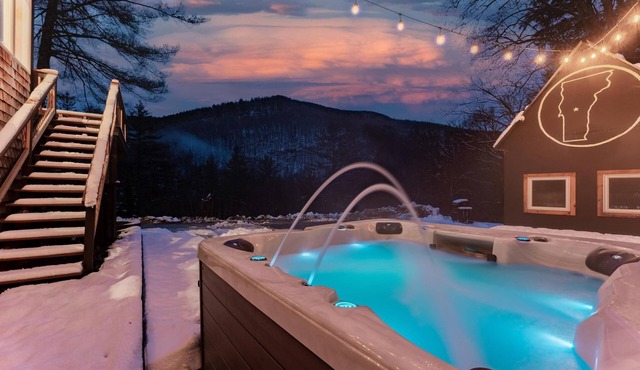 Minutes to Skiing/Hot Tub/Arcades