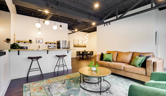 Modern 3BR Home Near JMU - EMU | Sleeps 6
