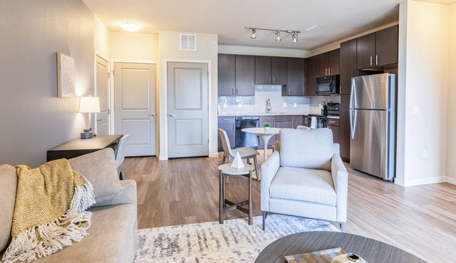 Modern Apartment in Prime Location (ID7516X47)
