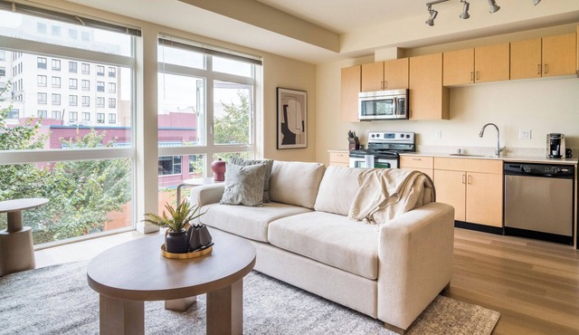 Modern Apartment in Prime Location (ID1208X070)