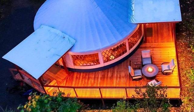 Modern Luxury Yurt with Firepit Table & Skylit Dome near Carson, Washington