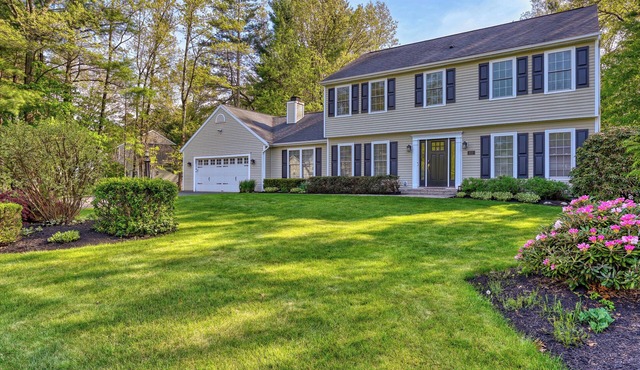 Modern Oasis-Pool, Hot-tub, Bar near Saratoga