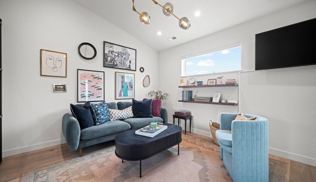 Modern Studio with Workspace and Kitchenette